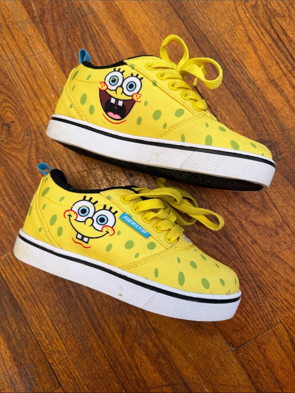 SpongeBob Heelys Size 13 Little kids